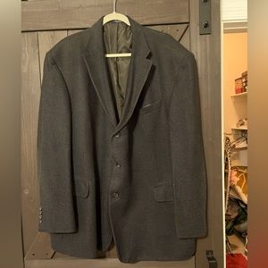 Three button sport jacket. 52 R.